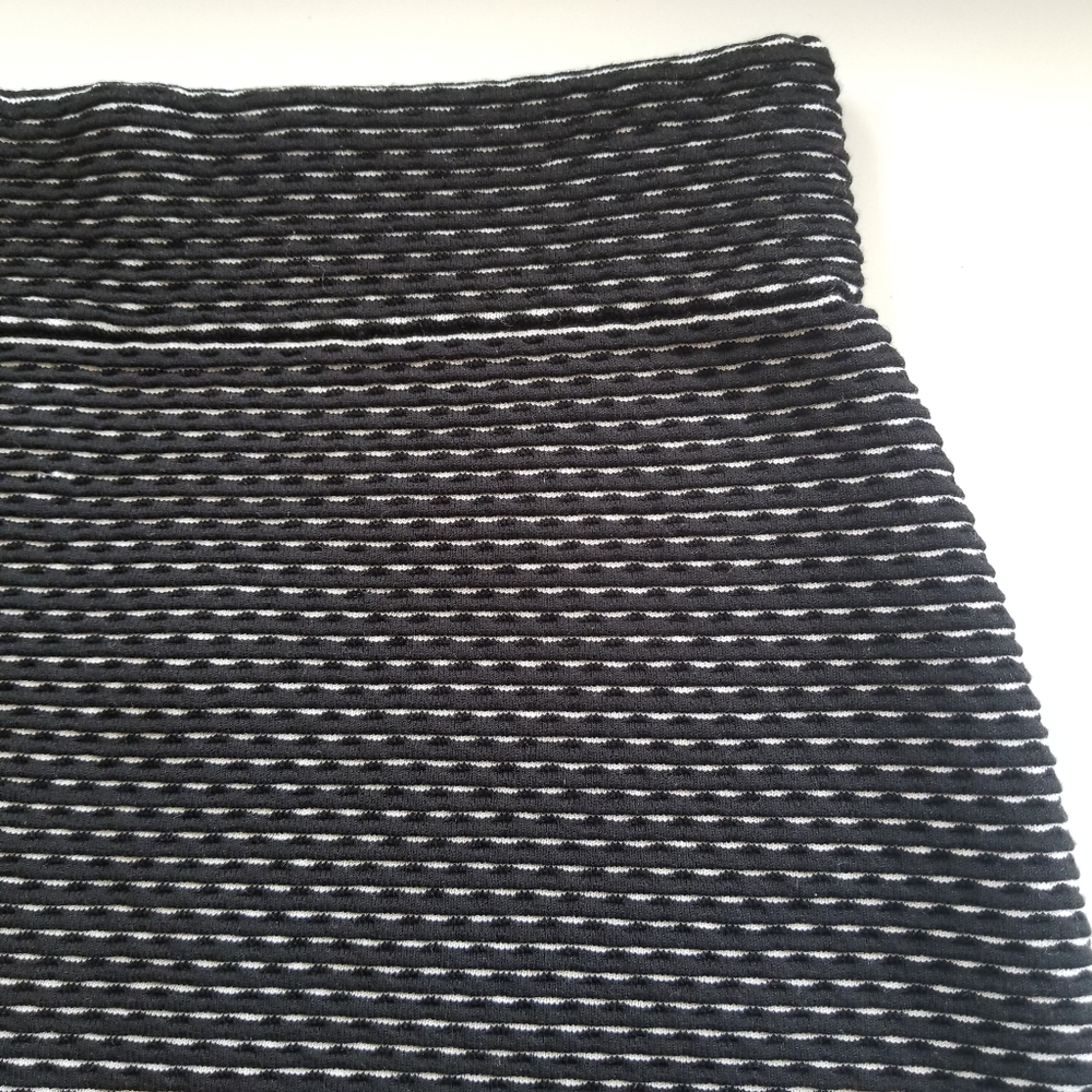 Theory Nilmee Textured Skirt - Picture 6 of 7